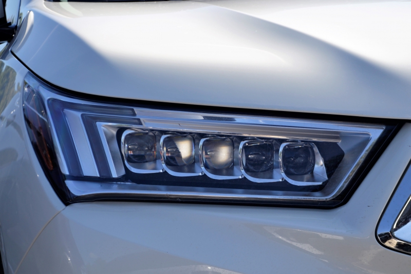 concession-LES MAYONS-min_acura-headlamp-2834131